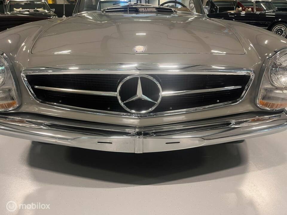 Immagine 18/33 di Mercedes-Benz 280 SL (1968)