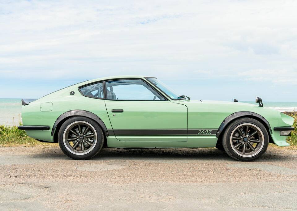 Image 6/8 of Datsun 240 Z (1972)