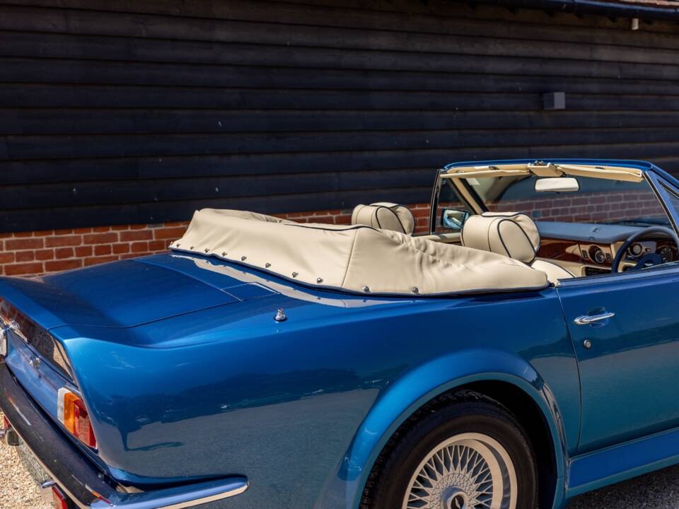 Afbeelding 24/40 van Aston Martin V8 Vantage Volante X-Pack (1989)