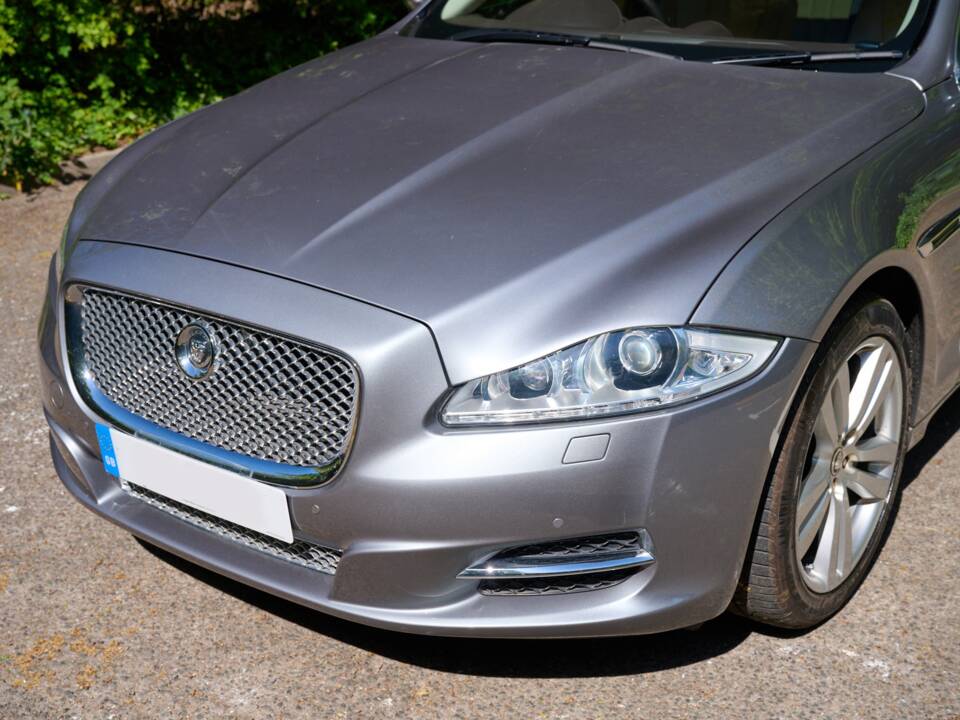 Image 41/50 of Jaguar XJ 5.0 (2012)