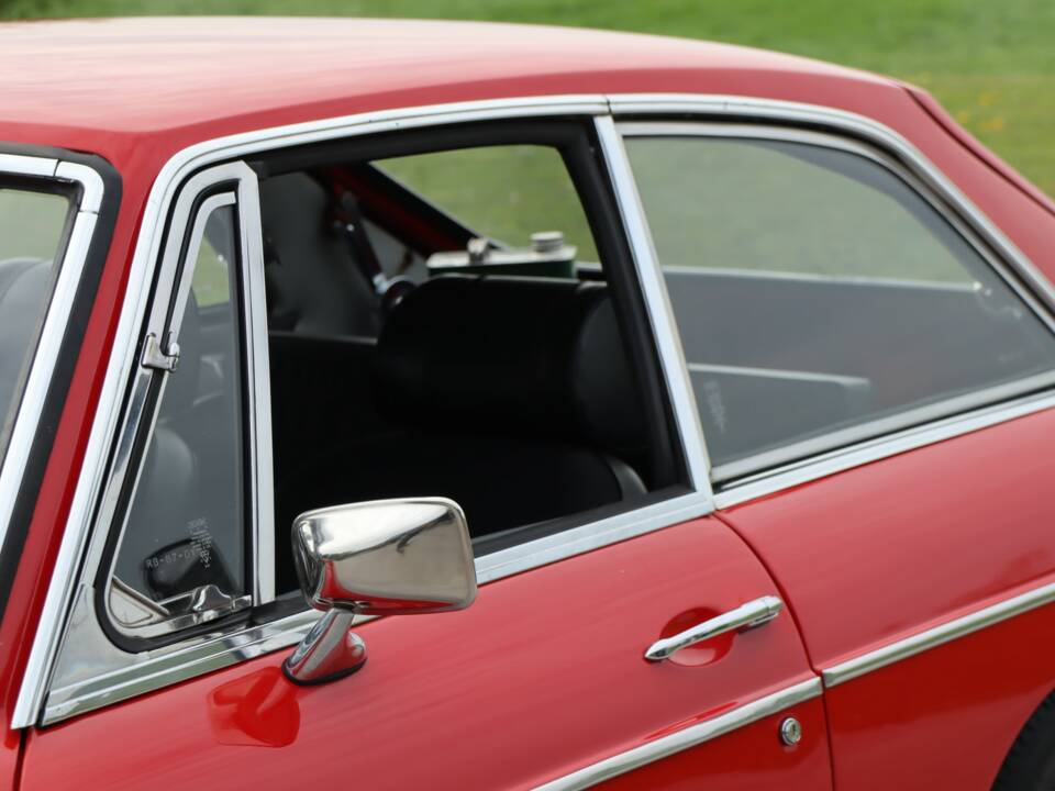 Image 45/50 of MG MGB GT (1974)