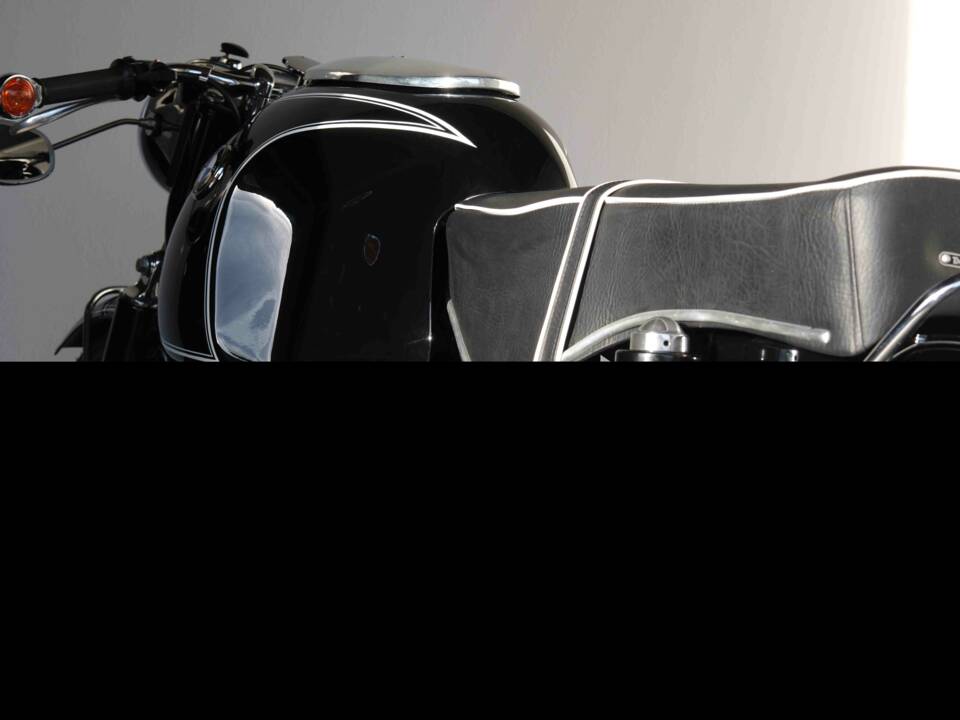 Image 25/98 of BMW R 69 S (1964)