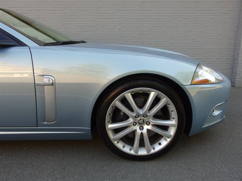 Bild 21/100 von Jaguar XKR (2008)