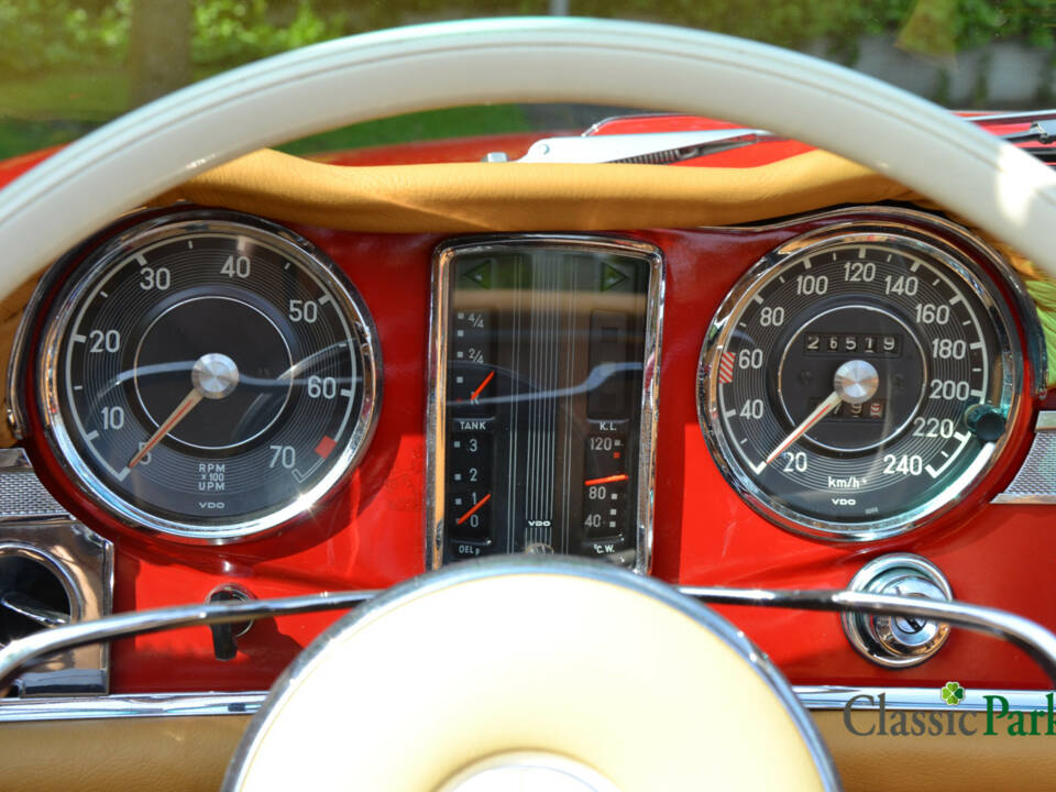 Image 34/50 of Mercedes-Benz 230 SL (1964)