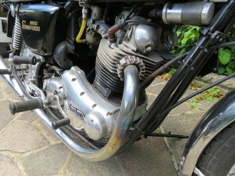 Image 20/47 of Norton Commando 850 Roadster (1974)