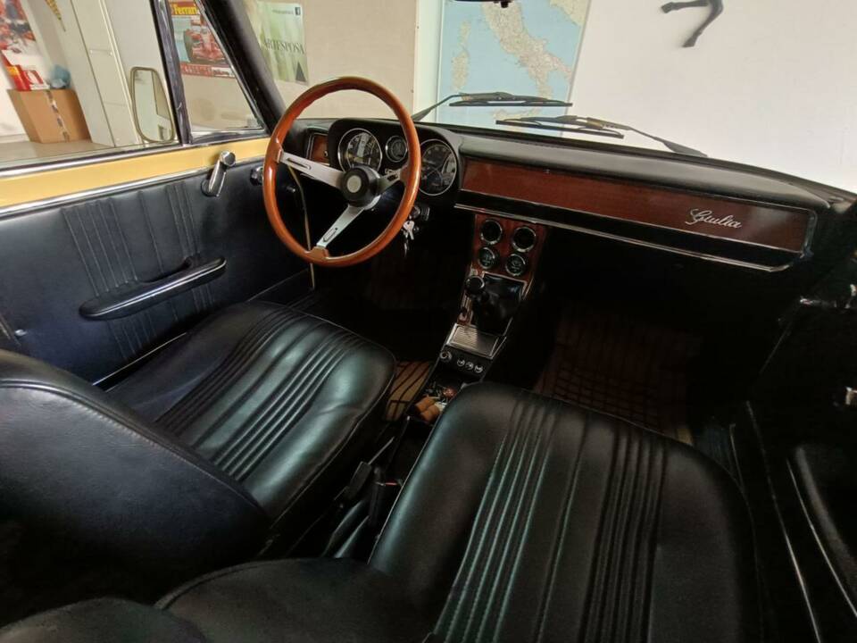 Imagen 34/50 de Alfa Romeo Giulia Nuova Super 1300 (1975)