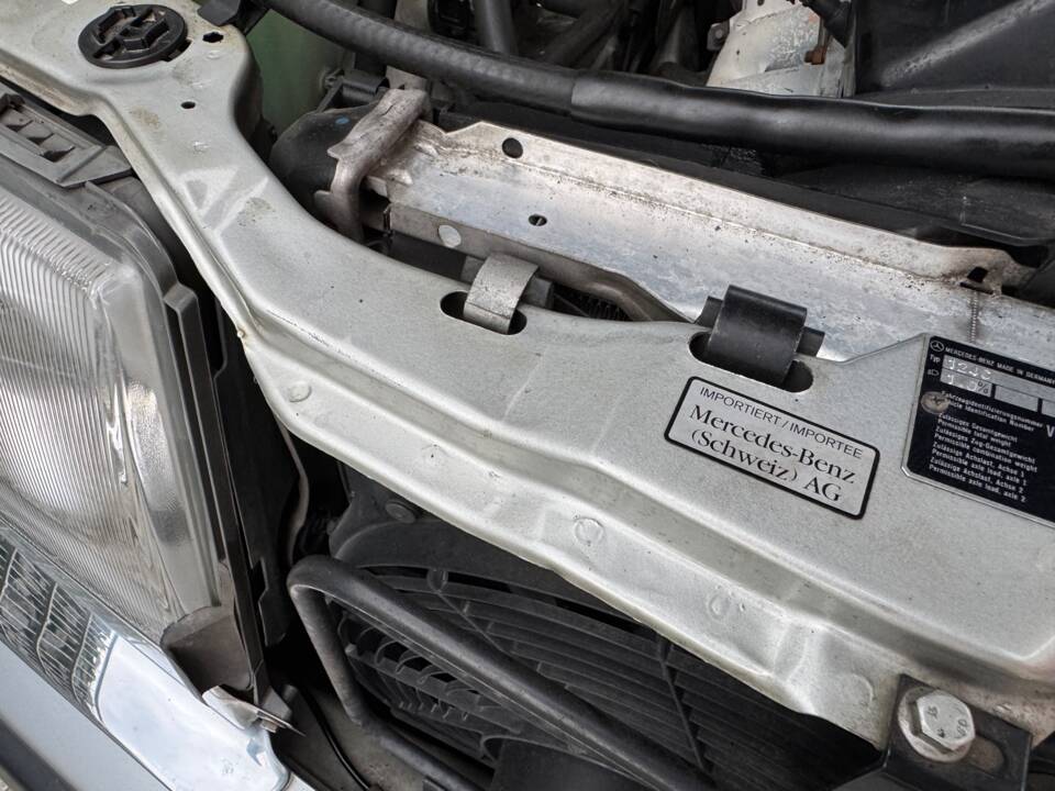 Imagen 96/100 de Mercedes-Benz 300 CE (1992)