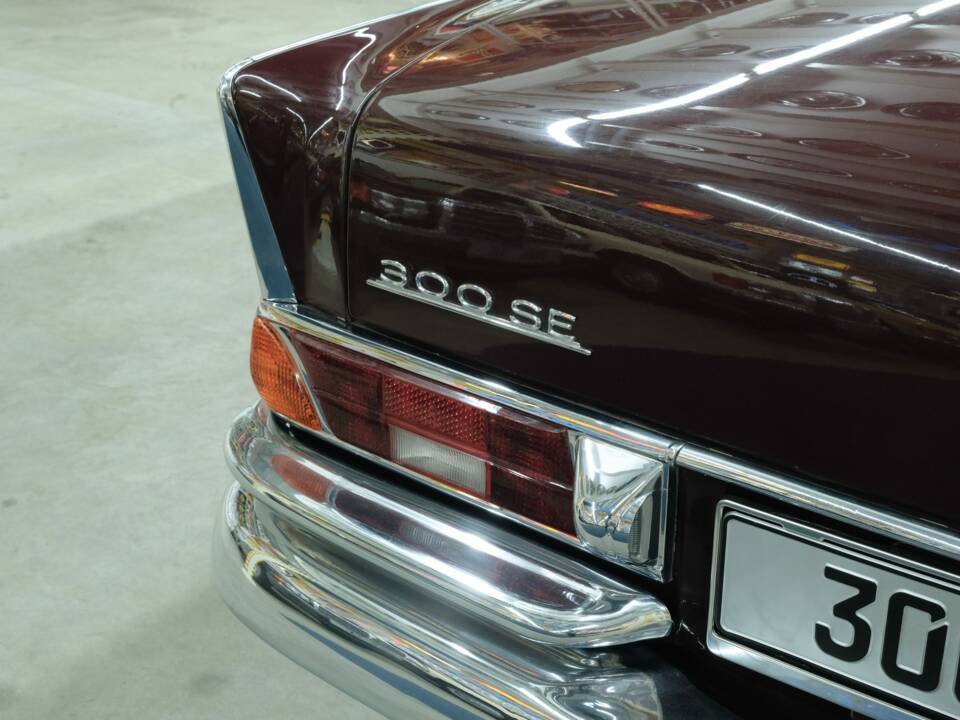 Image 40/50 of Mercedes-Benz 300 SE lang (1965)