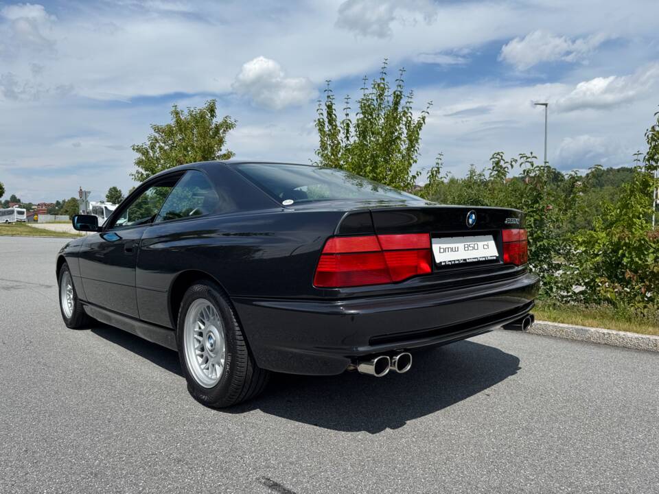 Image 34/37 of BMW 850i (1991)