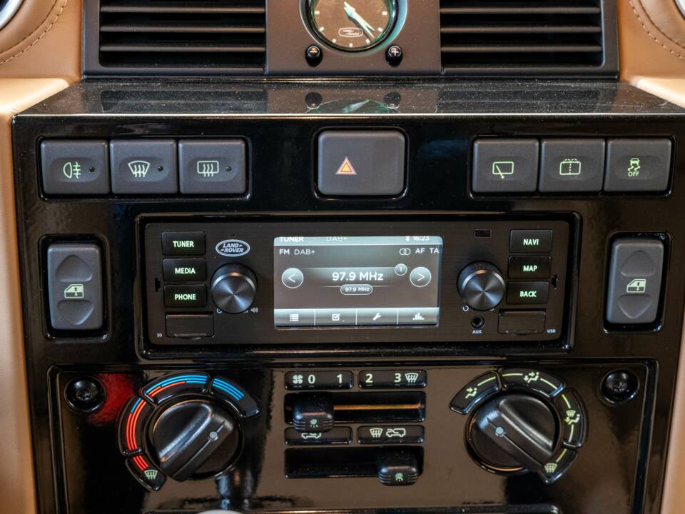 Afbeelding 17/33 van Land Rover Defender 110 Works V8 (2013)