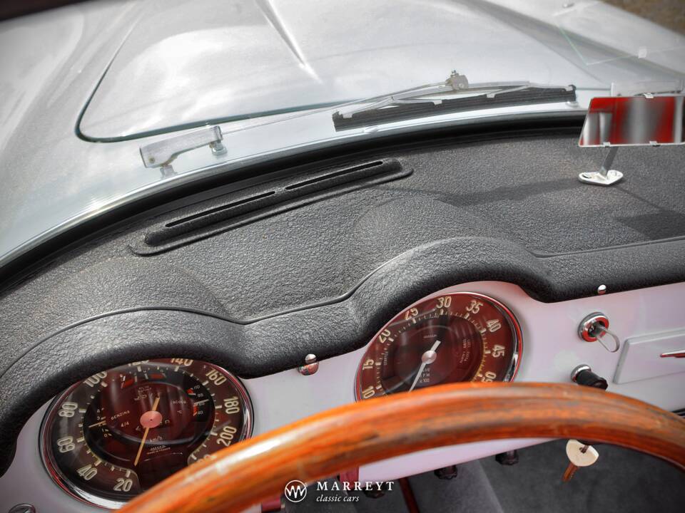 Image 65/70 of Lancia Aurelia B24 Convertible (1957)