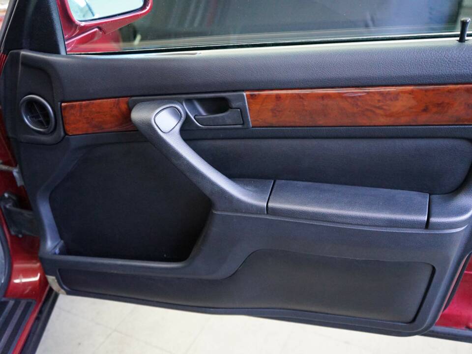 Bild 19/33 von BMW 750i (1991)