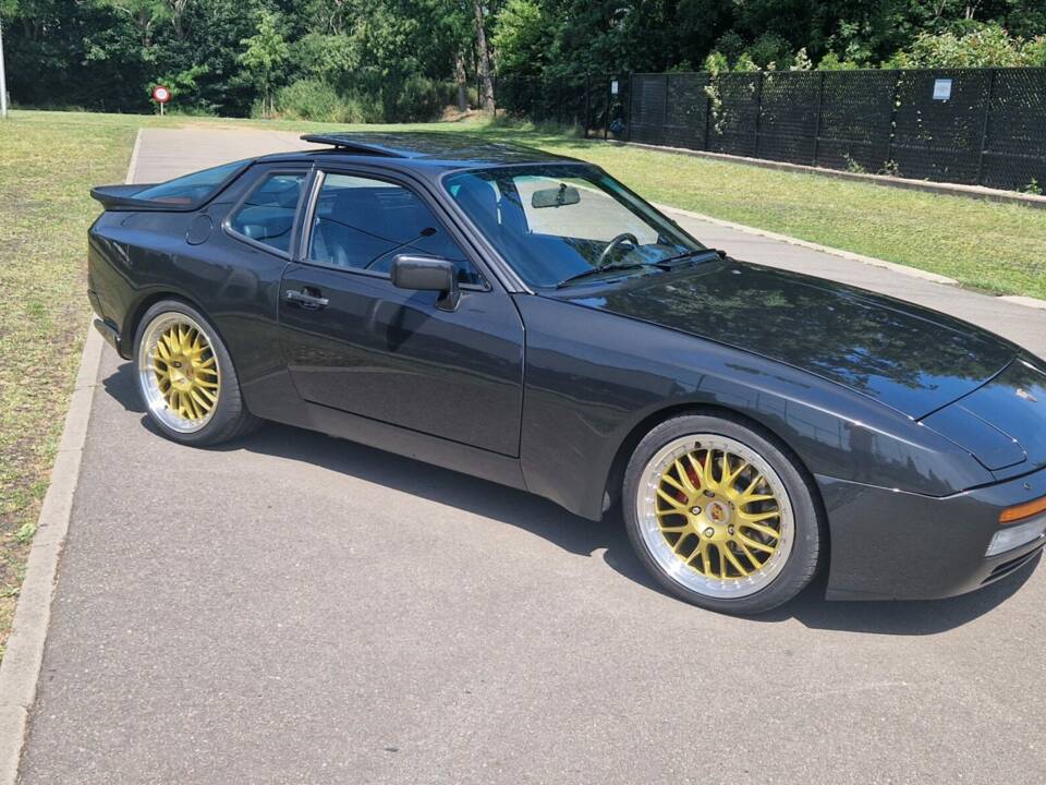 Bild 2/8 von Porsche 944 Turbo (1986)