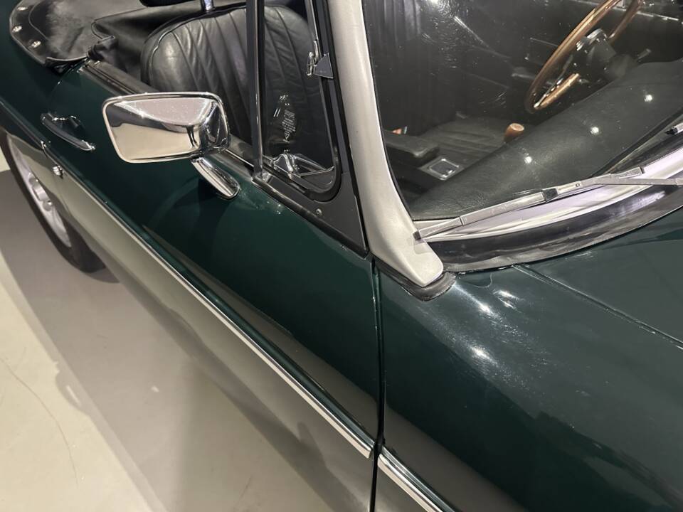 Afbeelding 13/30 van MG MGB (1973)