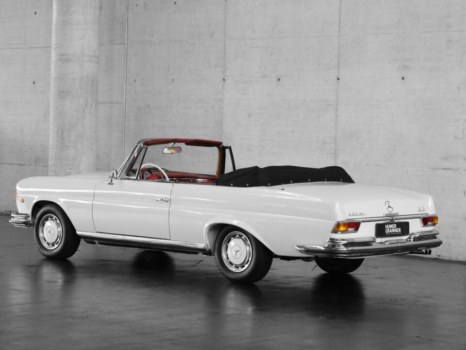 Image 10/50 of Mercedes-Benz 280 SE 3,5 (1969)