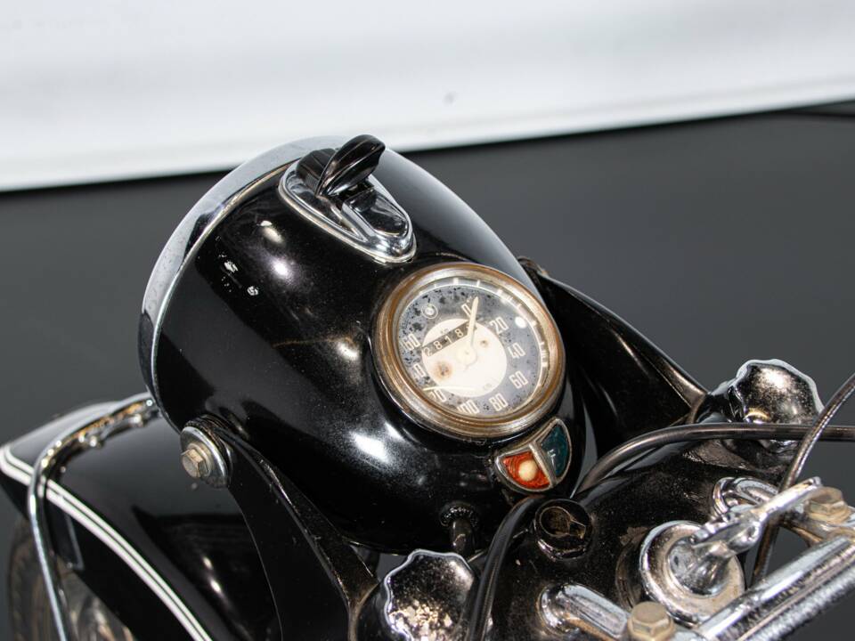 Image 25/50 de BMW R 51 (1954)