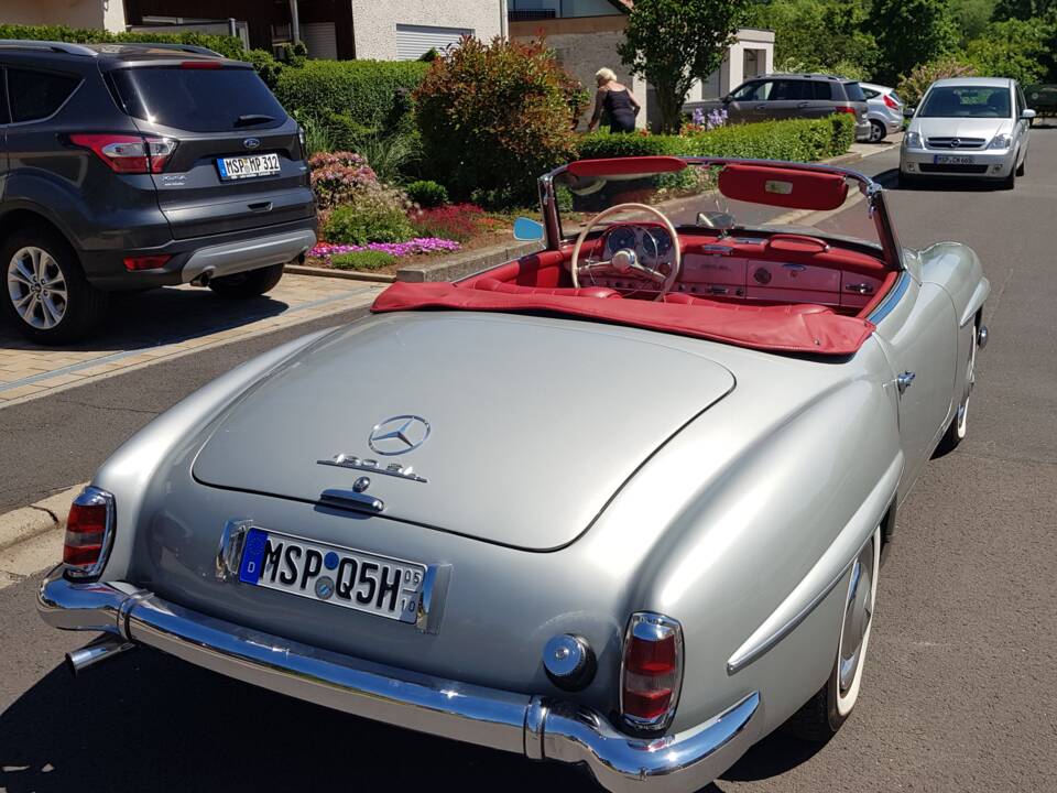 Image 2/8 de Mercedes-Benz 190 SL (1956)