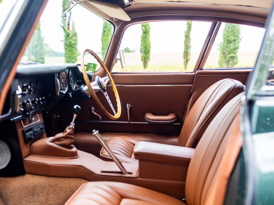 Bild 24/50 von Jaguar E-Type 4.2 (1965)