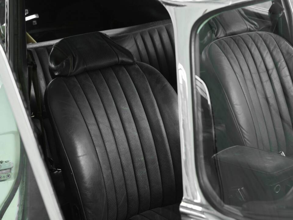 Bild 26/40 von Jaguar E-Type V12 (1972)