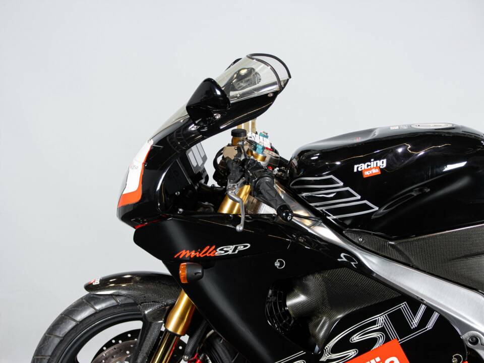 Bild 31/50 von Aprilia RSV 1000 V60 (1999)