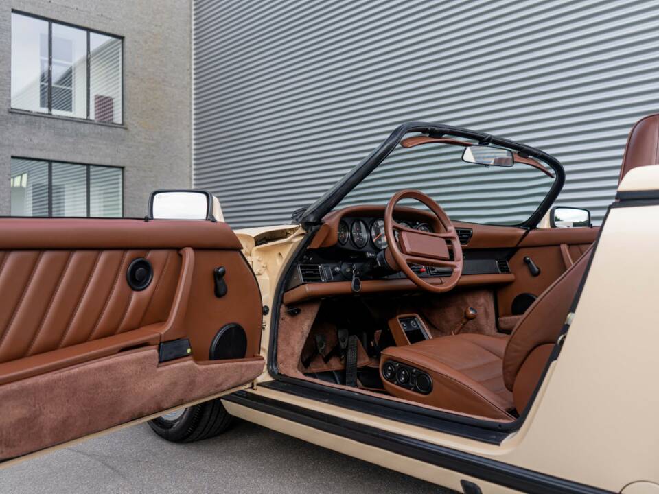 Bild 28/41 von Porsche 911 Speedster 3.2 (1989)