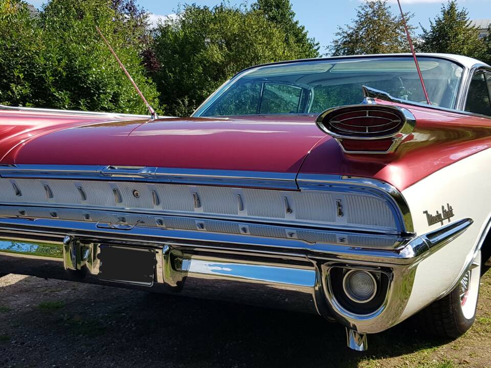Imagen 5/30 de Oldsmobile 98 Holiday SceniCoupe (1959)