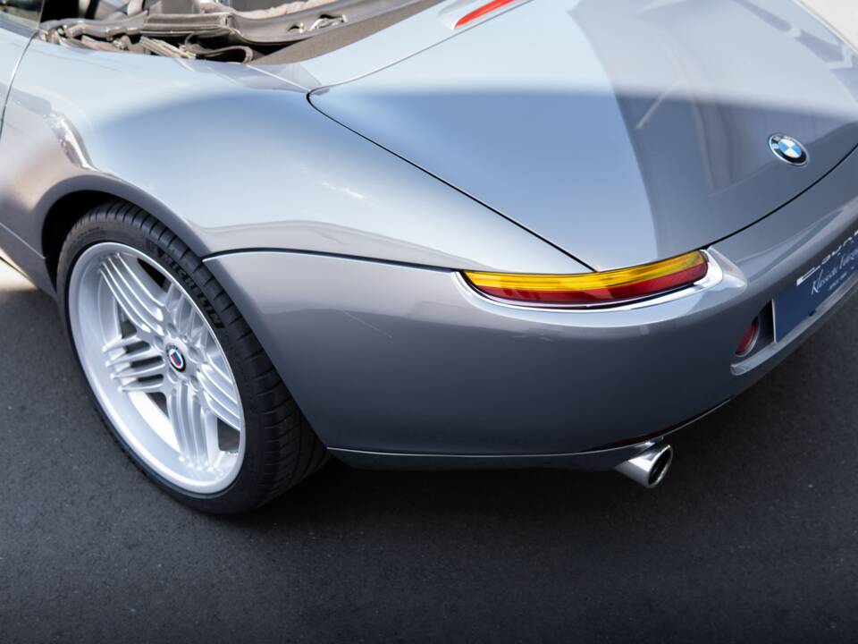 Image 14/32 of BMW Z8 (2001)