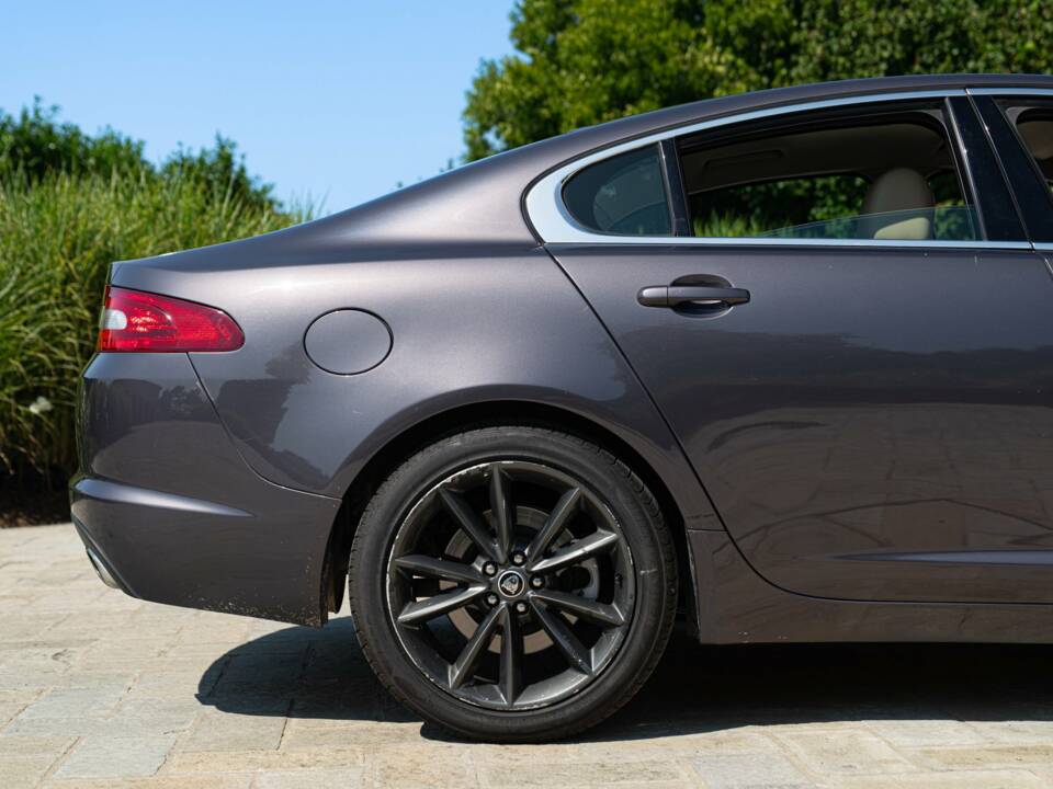 Immagine 21/50 di Jaguar XF 3.0 D-S (2008)