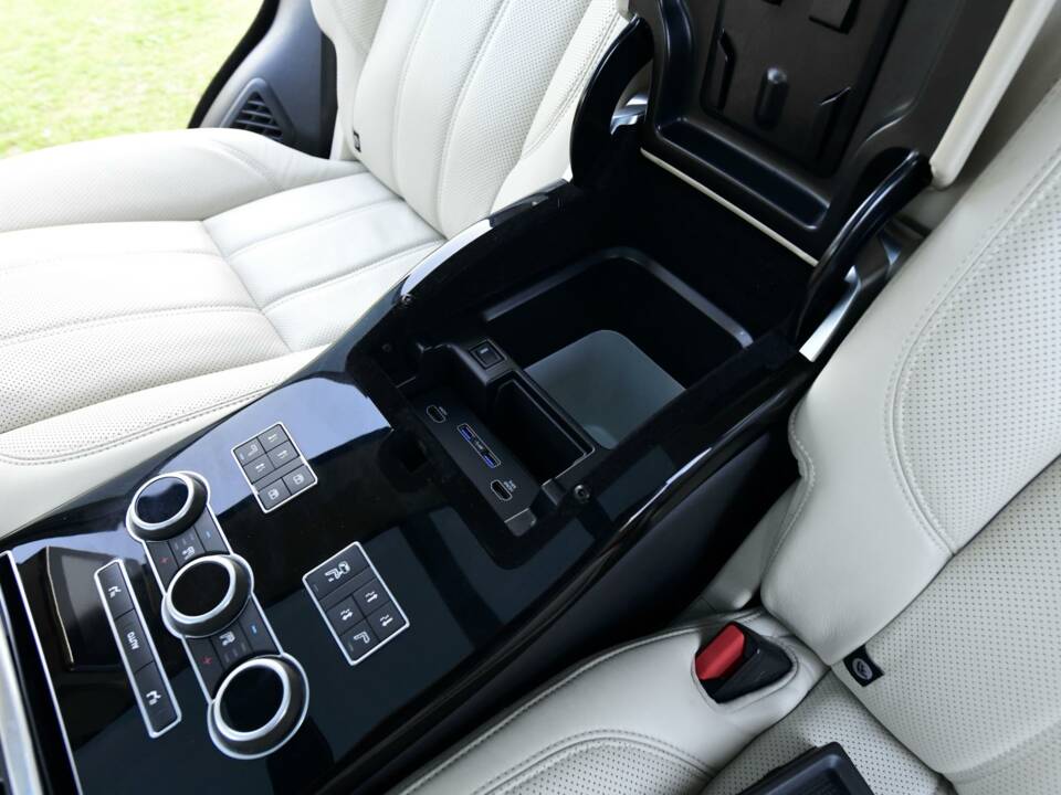 Bild 40/50 von Land Rover Range Rover Autobiography SDV8 (2017)
