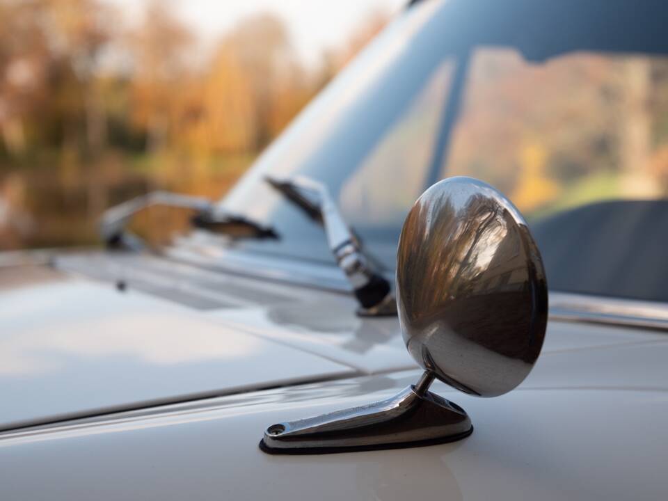 Image 24/50 de Alfa Romeo 1600 Spider Duetto (1967)