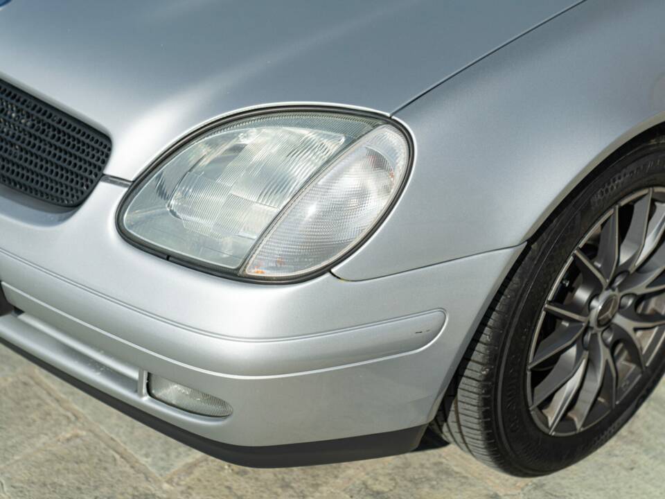 Afbeelding 24/50 van Mercedes-Benz SLK 200 (1997)
