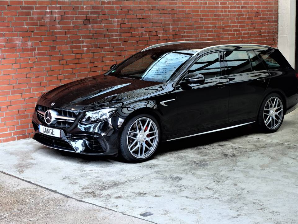 Image 5/47 of Mercedes-Benz AMG E 63 S 4MATIC+ T (2018)