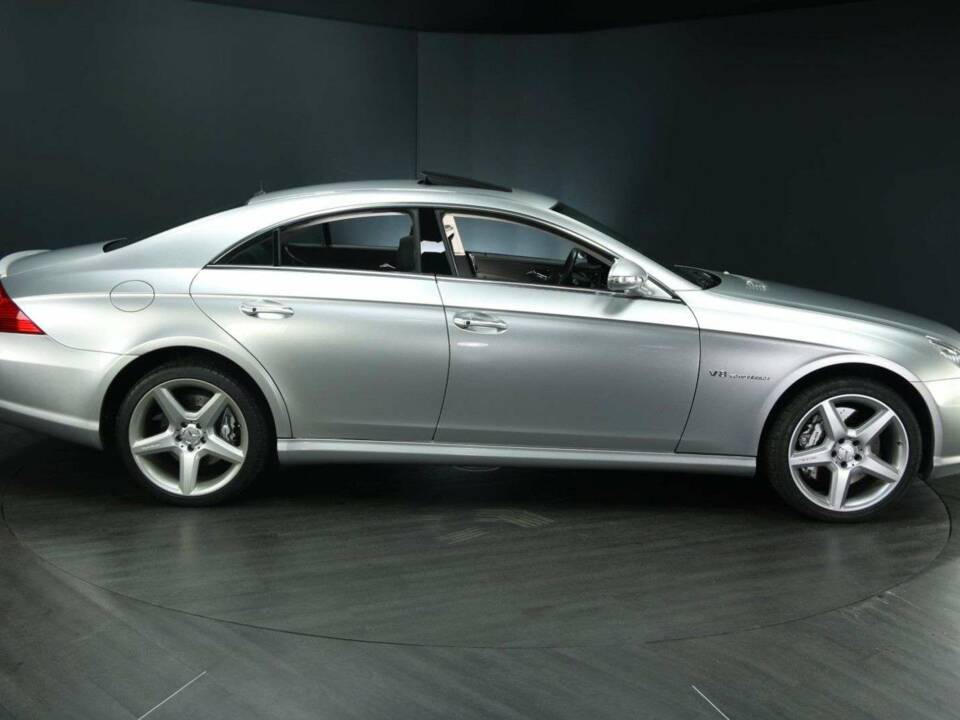 Image 7/30 de Mercedes-Benz CLS 55 AMG (2005)