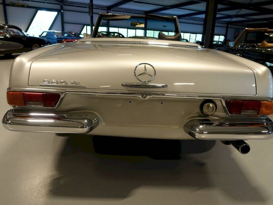 Image 15/36 of Mercedes-Benz 280 SL (1970)