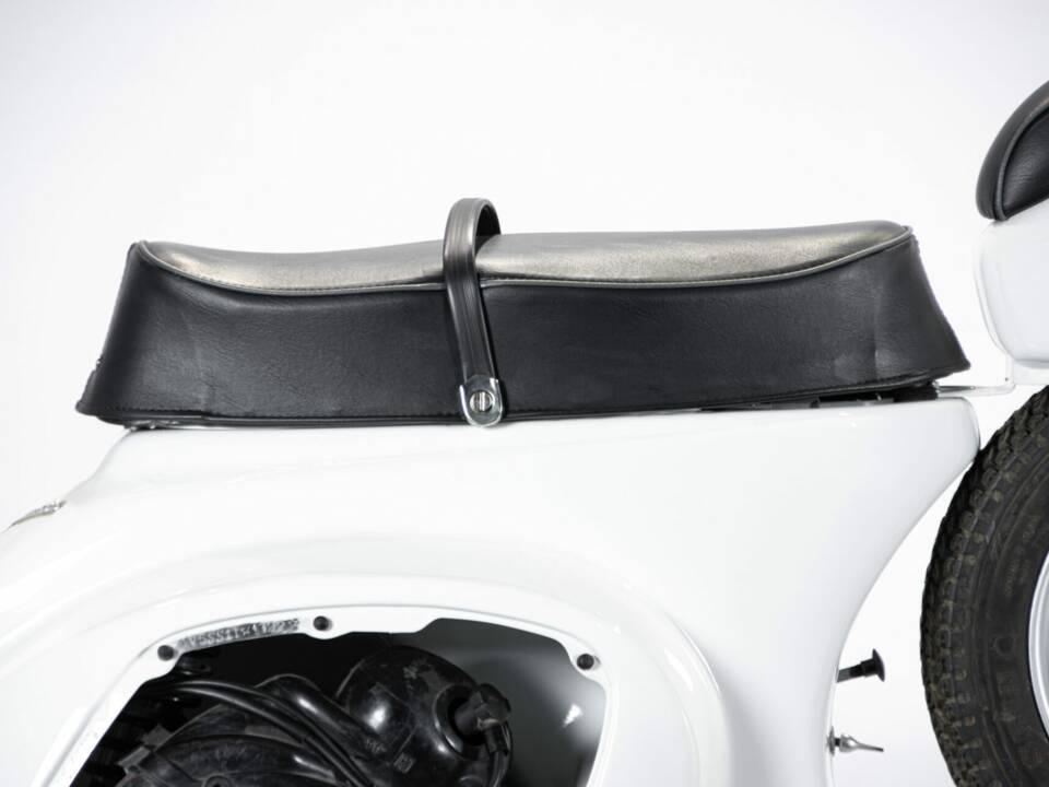 Image 28/49 de Piaggio Vespa 50 SS (1966)