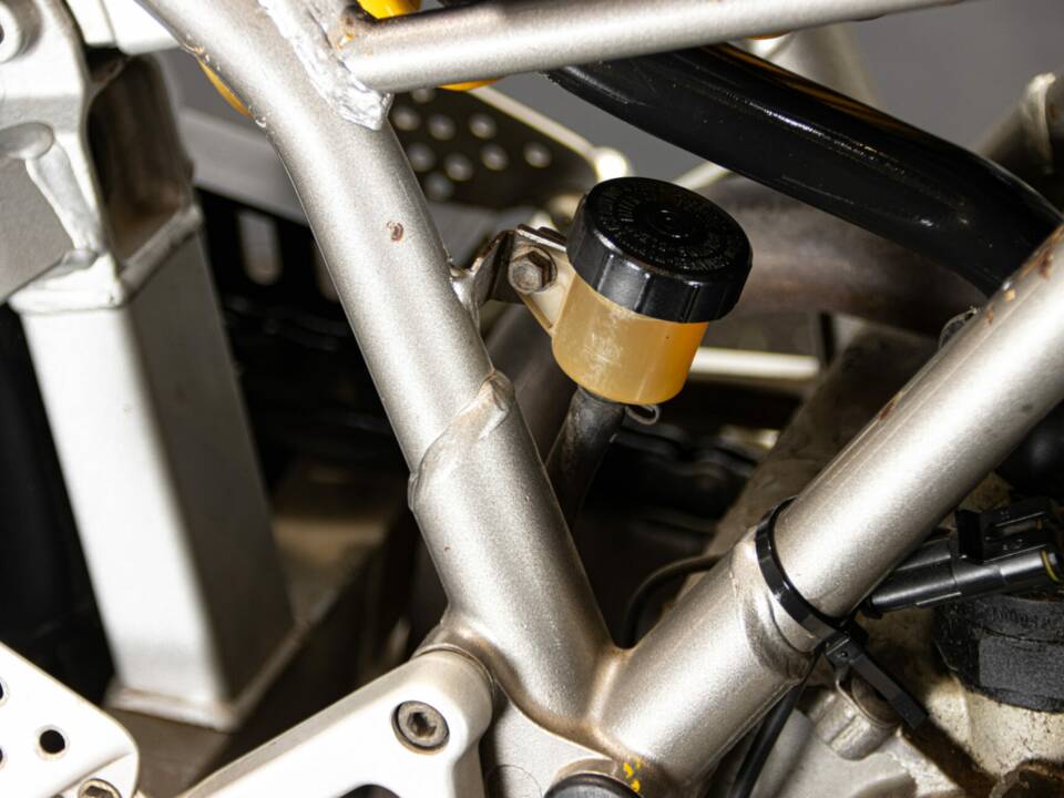 Immagine 11/50 di Ducati 750 SS i.e. (2001)