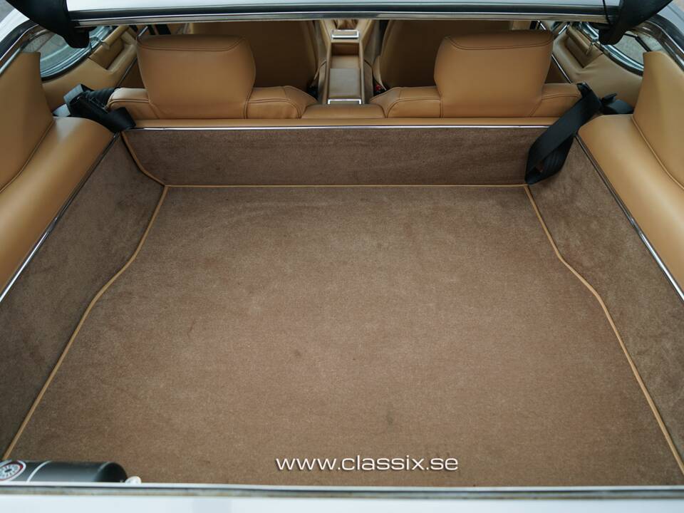 Image 26/28 of Lamborghini Espada 400 GT (1970)