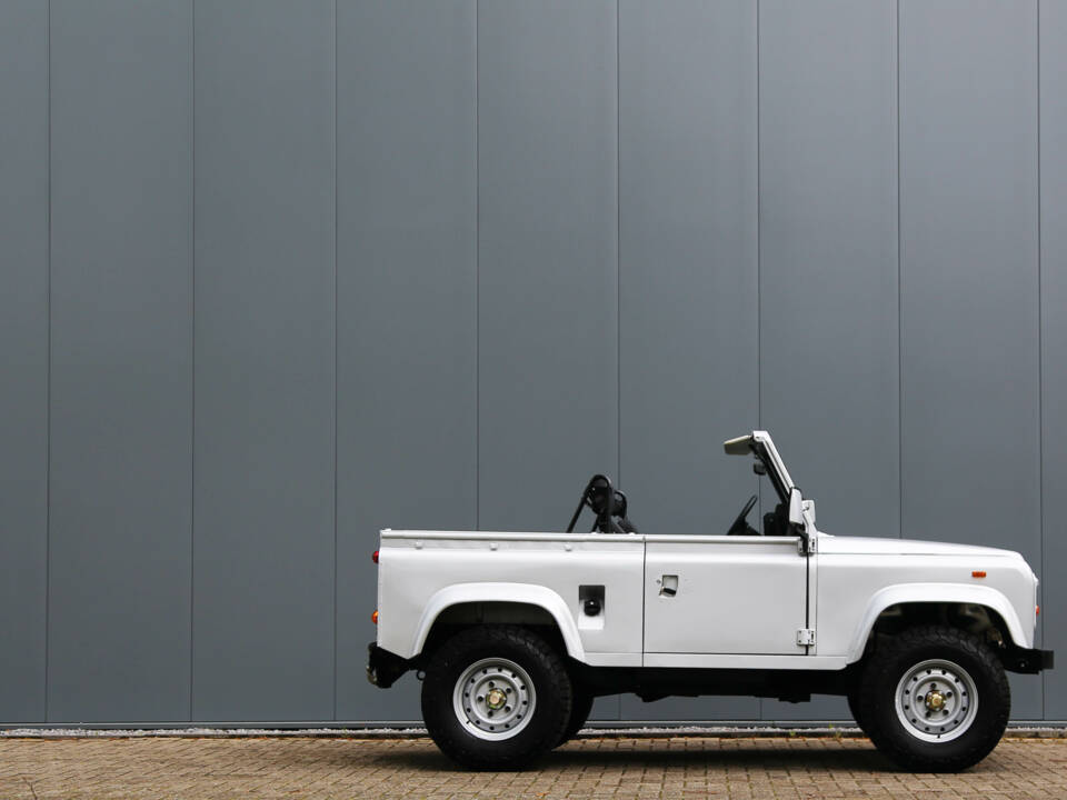 Imagen 3/49 de Land Rover Defender 90 (1990)