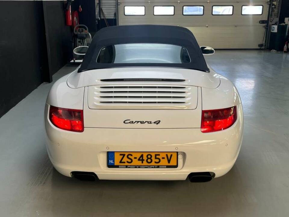 Bild 25/50 von Porsche 911 Carrera 4 (2007)