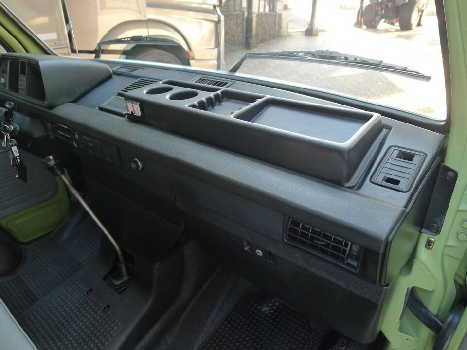 Image 10/15 of Volkswagen T3 Caravelle GL 1.9 (1990)