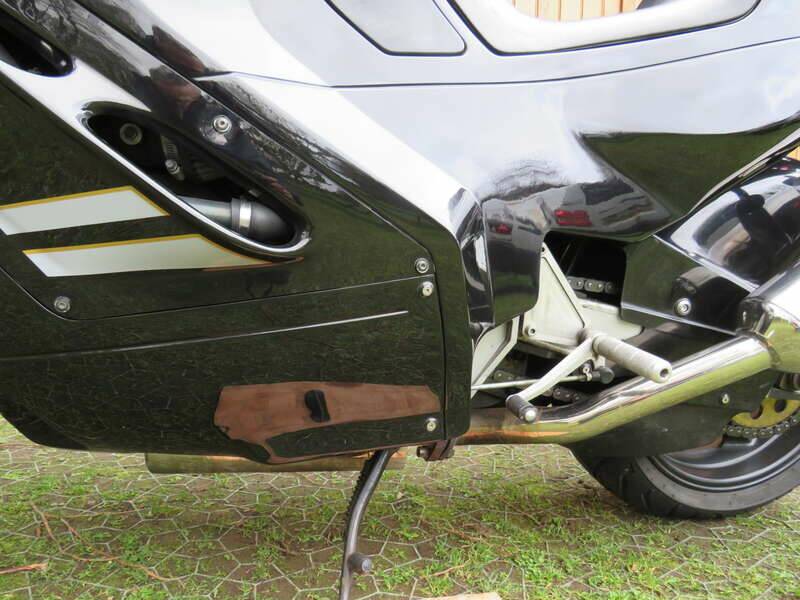 Image 22/44 of Norton F1 (1990)