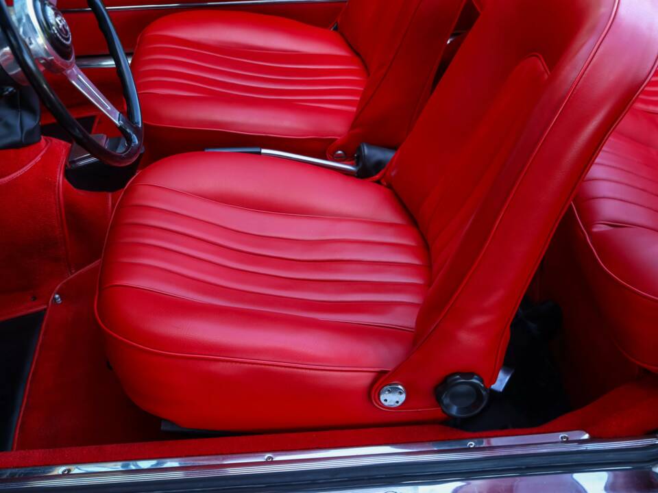 Image 48/50 of Alfa Romeo Giulia 1600 GTC (1966)