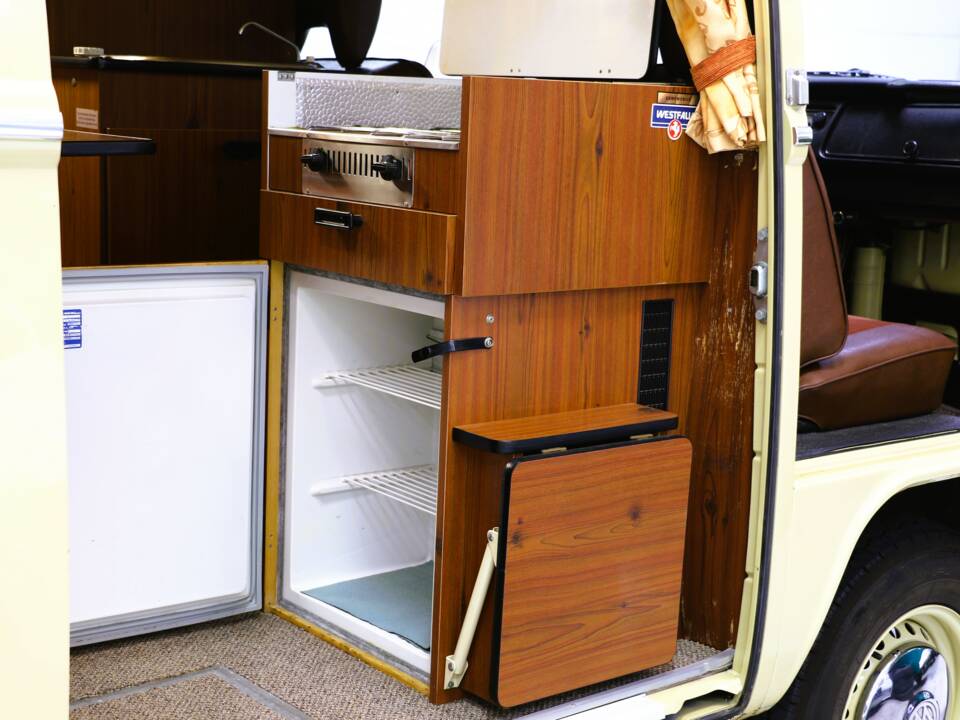 Afbeelding 22/36 van Volkswagen T2b Westfalia (1974)