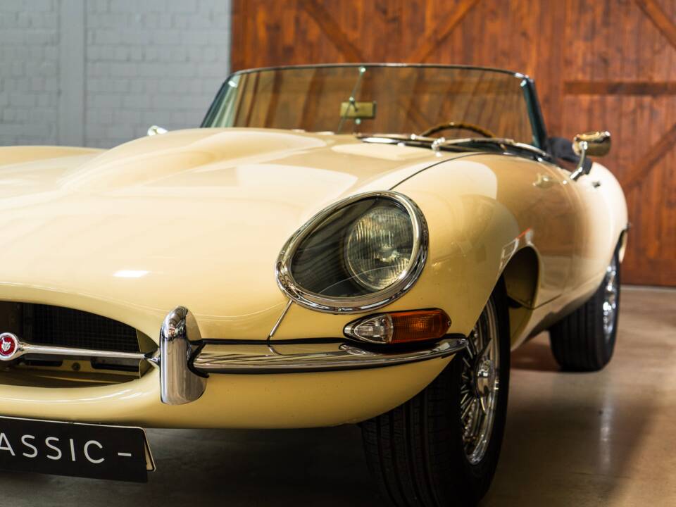 Afbeelding 16/28 van Jaguar E-Type 3.8 (1963)