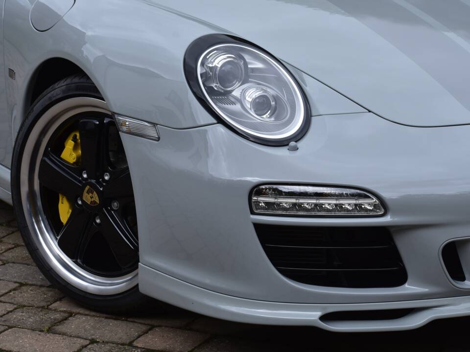 Image 20/50 of Porsche 911 Sport Classic (2010)