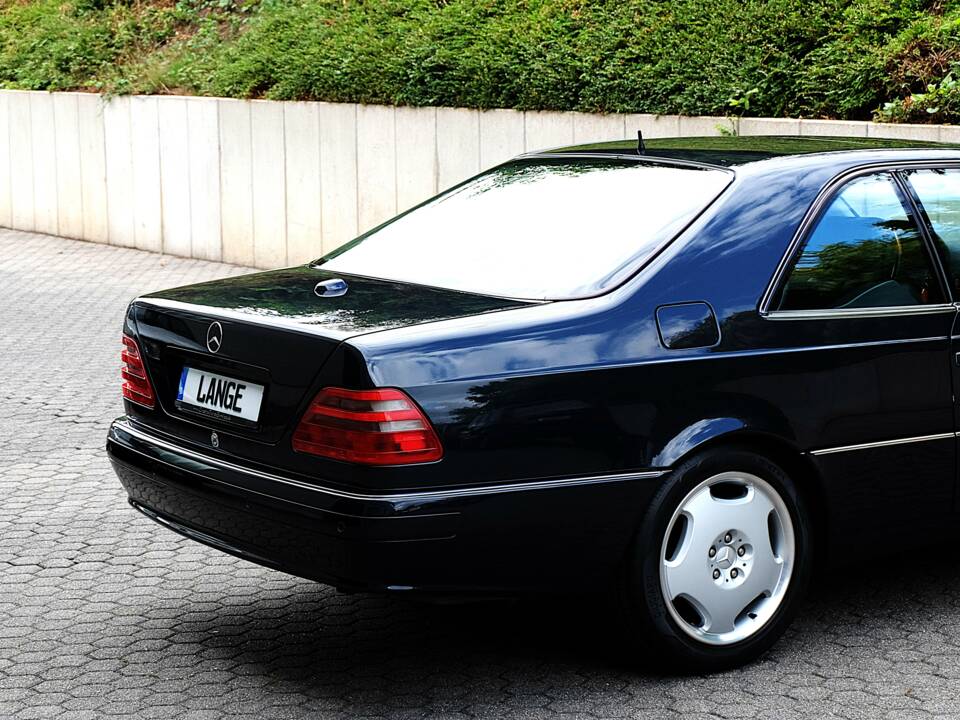 Image 18/70 de Mercedes-Benz CL 500 (1997)
