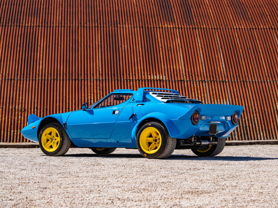 Image 6/46 of Lancia Stratos HF Stradale (1975)