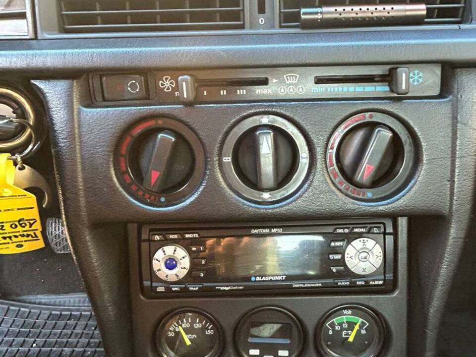 Image 10/10 of Mercedes-Benz 190 E 2.3-16 (1986)