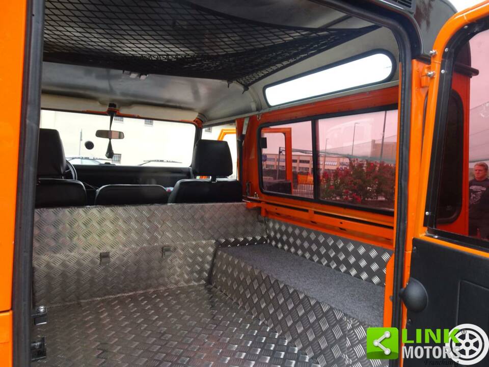 Image 27/38 of Land Rover 90 (1987)