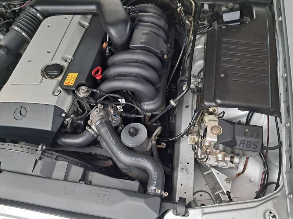 Bild 24/30 von Mercedes-Benz SL 280 (1993)